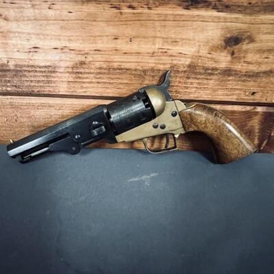 36 Navy Revolver Replica, Made in Italy