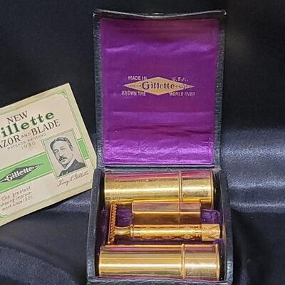 Antique Gillette Shaving Kit Gold Tone, Contains:
Brush, Shaving Bar, Razor, 6 Replacement Razors, & Case
Comes with Original Paperwork...
