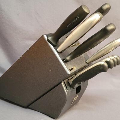 J.A.Henckles Knife Block Set with 8 Knives &
A Sharpening Rod

