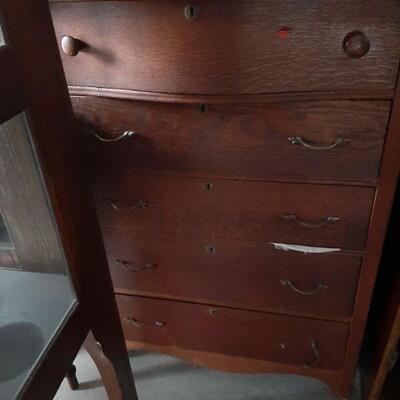 Oak chest of drawers