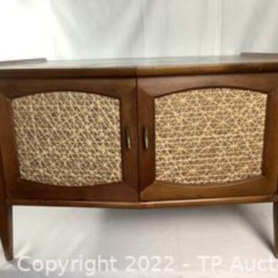 Mid-Century Modern End / Occasional Table