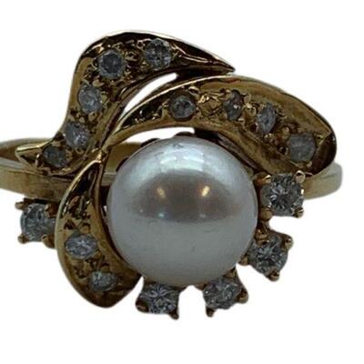 Lot 102 | 14K GOLD, PEARL AND DIAMOND RING
14K GOLD, PEARL AND DIAMOND RING
-5.7 G