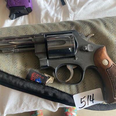 FIRE ARMS: SMITH AND WESSON RARE 41 MAGNUM EARLY POLICE FIRE ARM WITH CASE VALID DRIVERS LICENCE AND BACKGROUND CHECK TO BUY THIS GUN