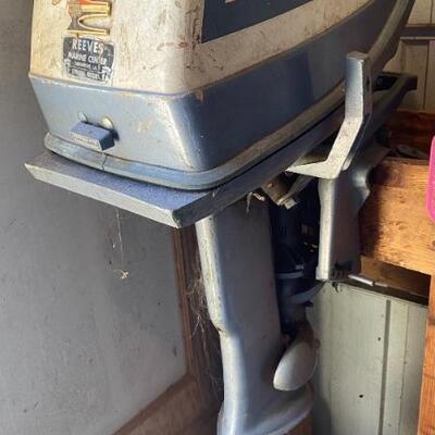 Vintage Evinrude outboard motor. Interior is clean! Was
In the water a year ago.