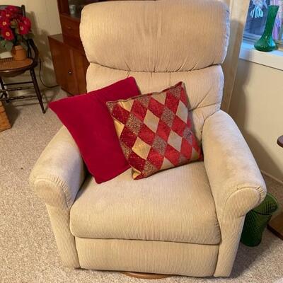 Swivel rocker/recliner