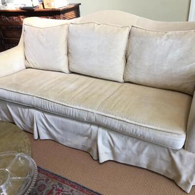 sofa $690
76 X 35 X 37