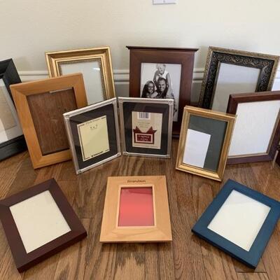 (11) Tabletop Picture Frames