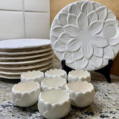 (15) White Ceramic Plates and Saki Cups, Japan