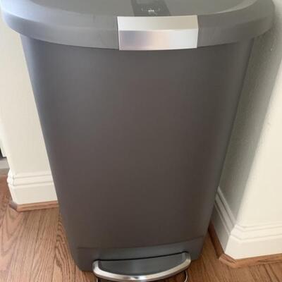 Simple Human Trash Can - Large