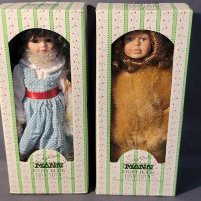 (2) NIB Wizard of Oz Limited Edition Dolls:
From Seymour Mann Story Book Tiny Tots, Limited Edition Collection
Dorothy & Cowardly Lion...