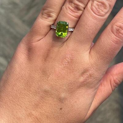 peridot and diamond ring
