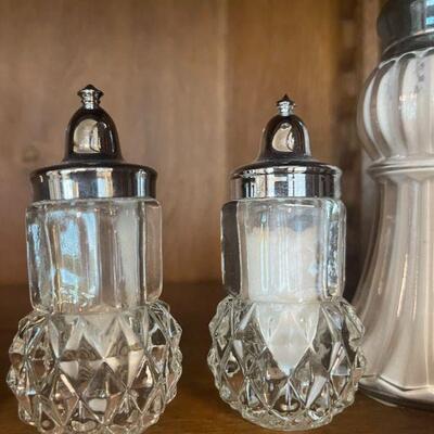 salt and pepper shaker