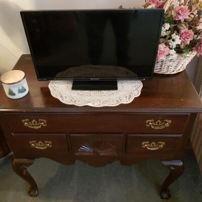 3 or 4 televisions to choose