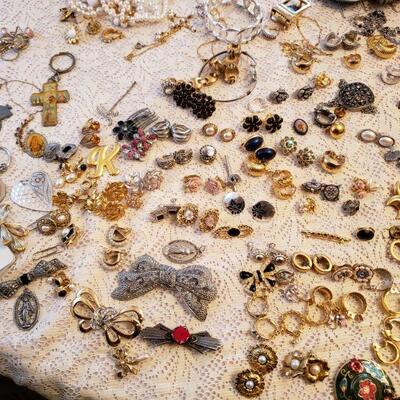 Assortment of costumes jewelry - Napier, Joan Rivers, etc.