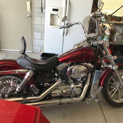 
Harley Davidson Dyna Lowrider 2006 FXDL

Mileage-37,828
1450 cc
6 speed
Forward controls
Race tuner
Screaming eagle pipes
Mini apes...