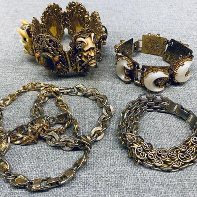 Costume jewelry 
