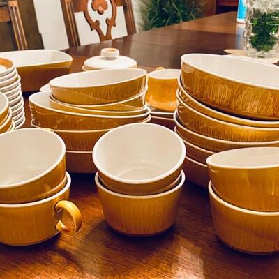 Franciscan ware â€œDiscoveryâ€ dish set 