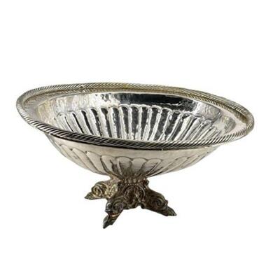 Lot 329
Department 56 Plated Presentation Bowl