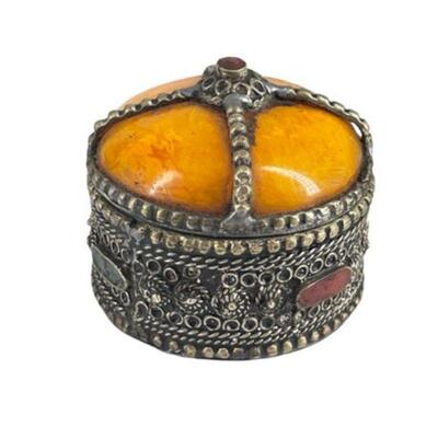 Lot 032
Moroccan Covered Trinket Box