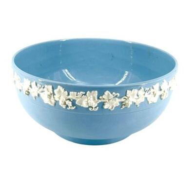 Lot 288
Wedgwood Embossed Queen's Ware Serving Bowl