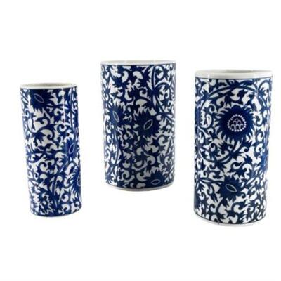 Lot 047
Takahashi Japan Hand Painted Column Vase Grouping