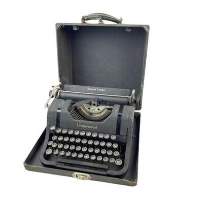 Lot 296
1940 Underwood 'Deluxe Leader' Typewriter in Case