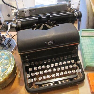 Antique Royal typewriter