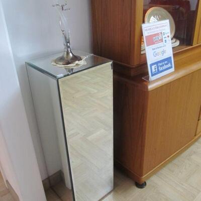 Vintage mirror pedestal 