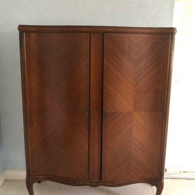 $150 - Mahogany Dresser