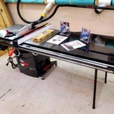 SawStop 10' Professional Cabinet Saw Model PCS31230, item was tested and appears to be in working condition. Very well taken care piece...