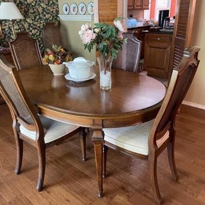 heritage by henredon dining set 6 chair/2leaves/felt cover