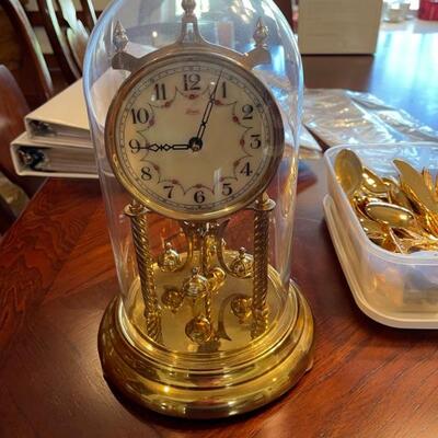 kunde 400 day anniversary clock