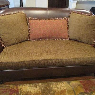 Haverty's Alisa 3 seater Settee. Onyx & Half Brown Leather $300