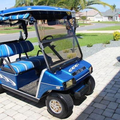 2003 CLUB CAR DS ELECTRIC BATTERIES ARE AROUND 18 MTHS OLD. RUNS GREAT $3,500