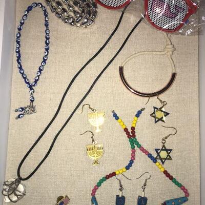 Judaica / Costume Jewelry