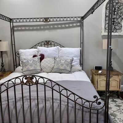 Gorgeous queen size  canopy bed