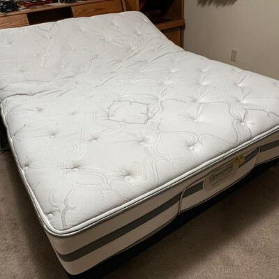 Beautyrest Queen Bed and Adjustable