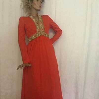 Victor Costa â€¢ 1970 â€¢ Vermillion â€¢ Maxi â€¢ (24@ waist) â€¢ 225 US