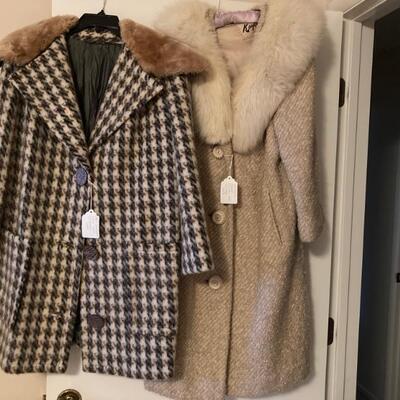 1960â€™s â€¢ Coats â€¢ Real Fur Collars â€¢ Houndstooth Check w/Mouton â€¢ 189 US â€¢
Oatmeal BouclÃ¨ w/Fox â€¢ 255 US

