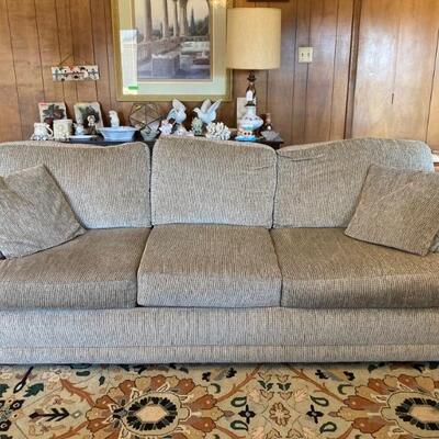 PAI â€¢ Sofa â€¢ 92â€ â€¢ 255 US
