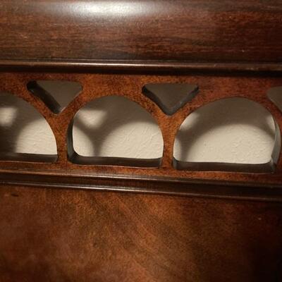 Full Bed â€¢ Headboard â€¢ (detail)