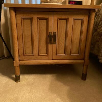 MCM â€¢ Nite Stand â€¢ (24â€w x 18â€d x 22â€h) â€¢
375 US â€¢ (pair)