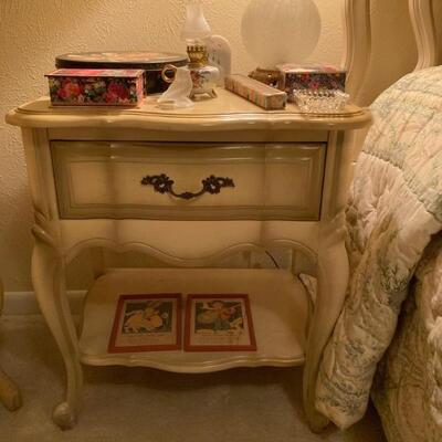 1950â€™s â€¢ French Provincial â€¢ Nite Stand â€¢ 135 US