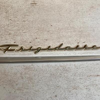 Frigidaire â€¢ Badge â€¢ (detail)