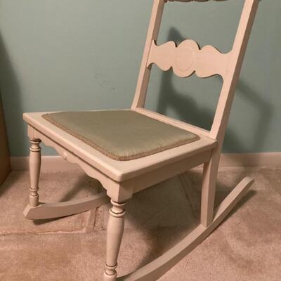 Childâ€™s â€¢ Painted â€¢ Rocker â€¢ 75 US