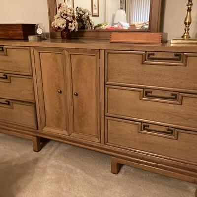 American of Martinsville â€¢ Dresser â€¢ w/Mirror â€¢ (70â€w x 20â€d x 32â€h) â€¢ 750 US