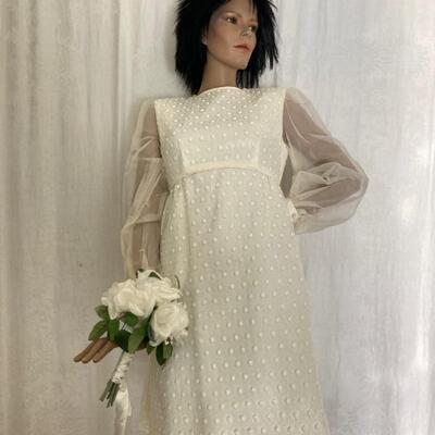 1960â€™s â€¢ Mini Mod â€¢ Wedding Gown â€¢ 24â€ waist) â€¢ 270 US 