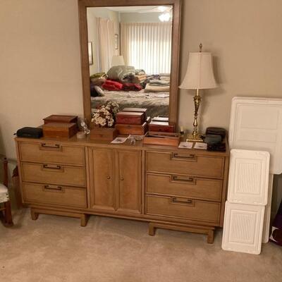 Dresser â€¢ (vignette)