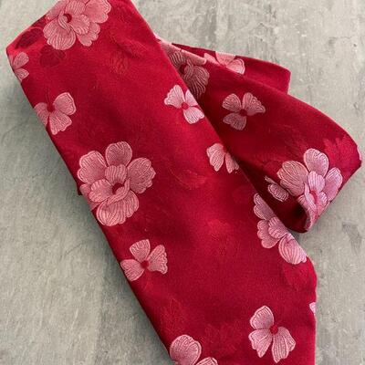 Valentino Tie