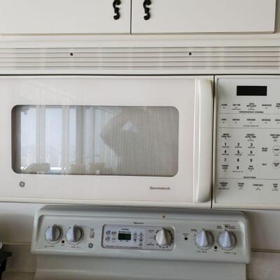 Microwave works and is for sale